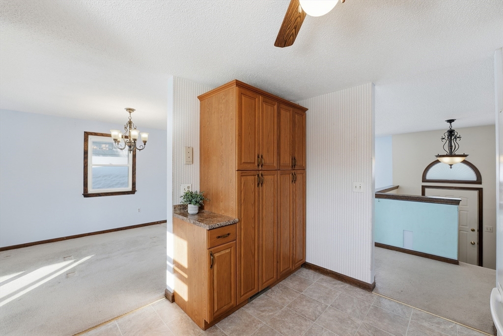 86 Wildwood Avenue Springfield, MA 01118 - Photo 8 of 38