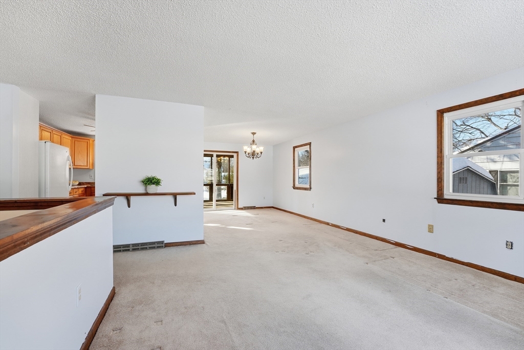 86 Wildwood Avenue Springfield, MA 01118 - Photo 10 of 38