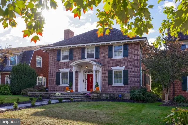 $464,900 | 146 East Springettsbury Avenue, York, PA 17403