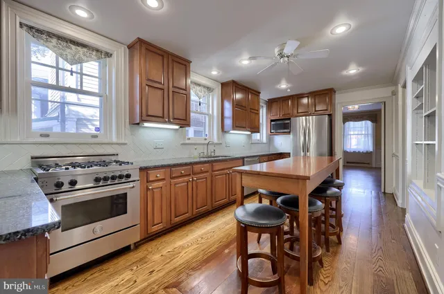 $464,900 | 146 East Springettsbury Avenue, York, PA 17403