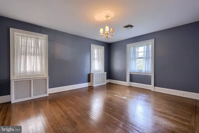 $464,900 | 146 East Springettsbury Avenue, York, PA 17403