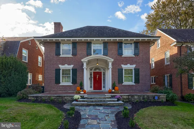 $464,900 | 146 East Springettsbury Avenue, York, PA 17403