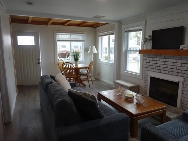 $2,350 | 83 Shore Avenue, Unit 83, Wareham, MA 02571