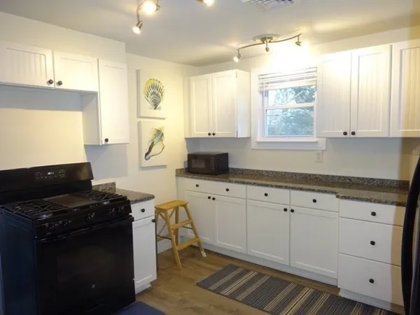 $2,350 | 83 Shore Avenue, Unit 83, Wareham, MA 02571