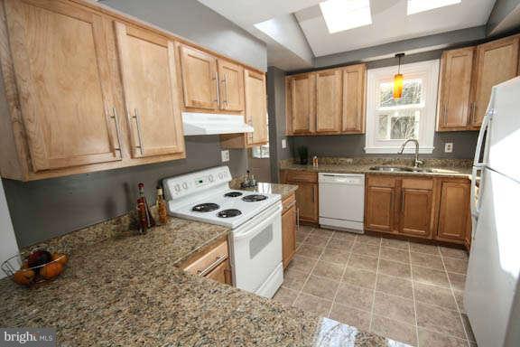 404 Whitestone Road Silver Spring, MD 20901 - Photo 11 of 30 Kitchen