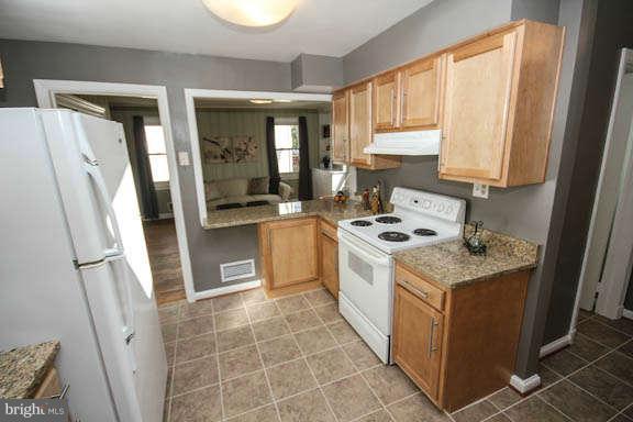 404 Whitestone Road Silver Spring, MD 20901 - Photo 13 of 30 Kitchen