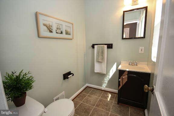 404 Whitestone Road Silver Spring, MD 20901 - Photo 14 of 30 Main Level Half Bath