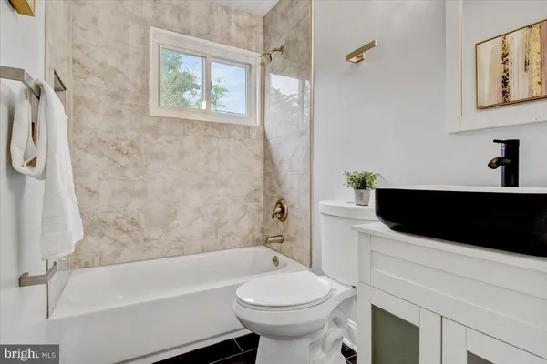 $2,995 | 2419 Valley Way, Landover, MD 20785