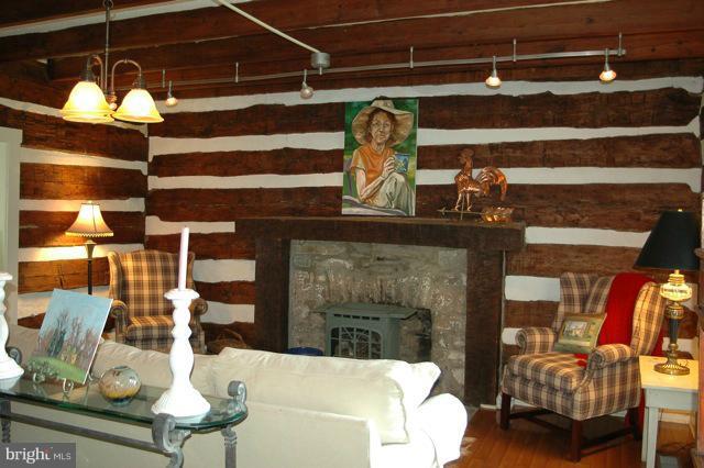 302 Little Long Mountain Road Huntly, VA 22627 - Photo 12 of 26 Living Room