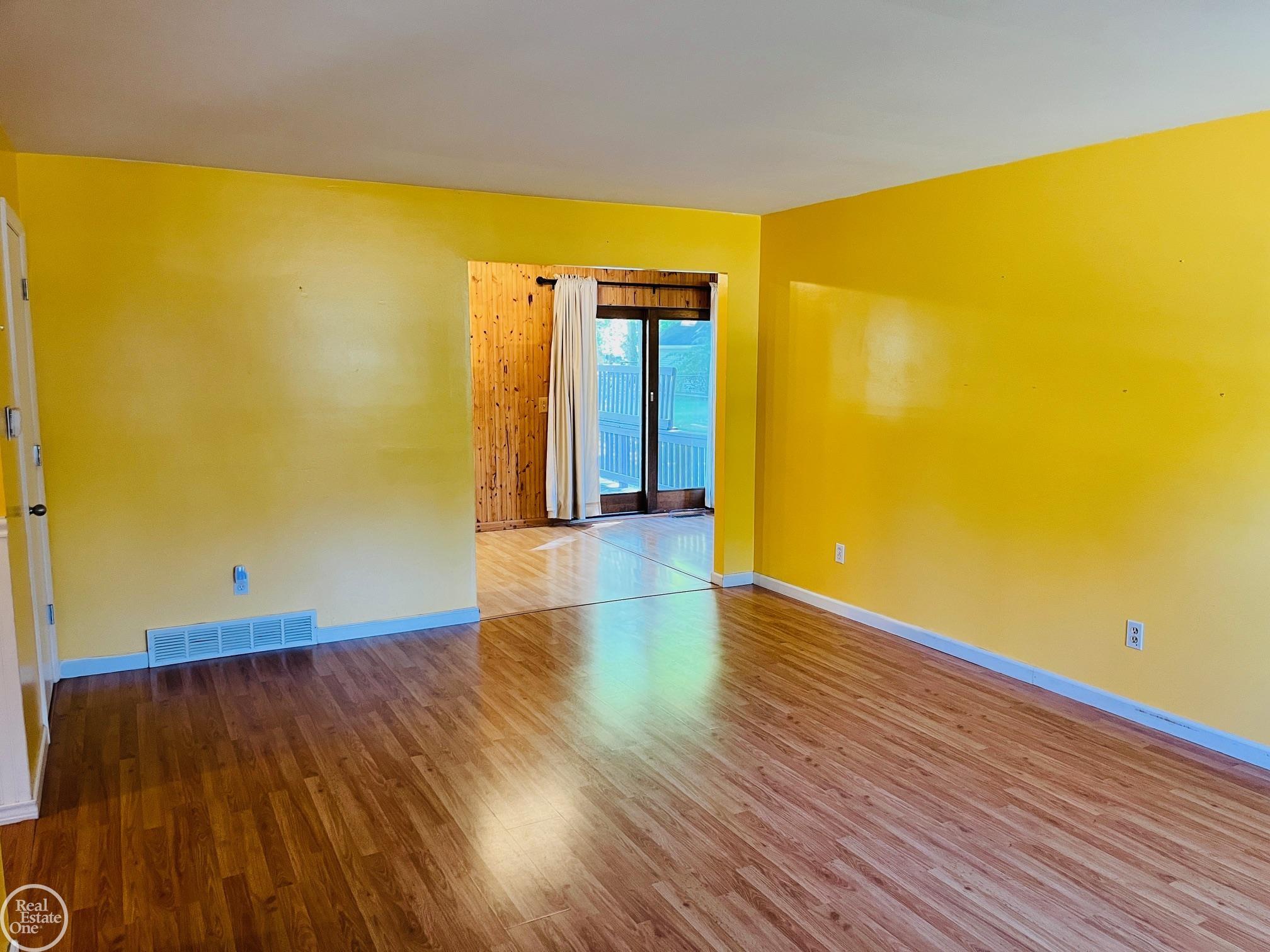 4047 Krafft Road Fort Gratiot, MI 48059 - Photo 8 of 28 50188869-7d3a8586-7fe5-4510-9698-54da3922b9e2.JPG