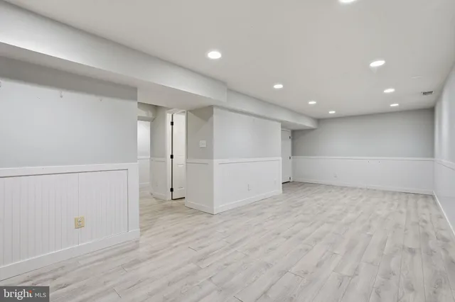 a view of empty room