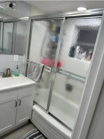 $2,000 | 143 West Court, Royal Palm Beach, FL 33411