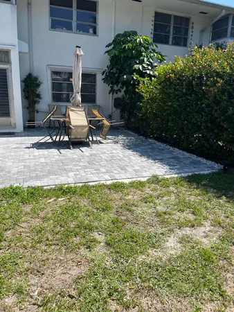 $2,000 | 143 West Court, Royal Palm Beach, FL 33411