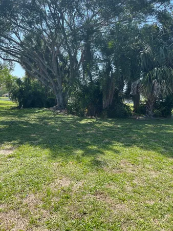 $2,000 | 143 West Court, Royal Palm Beach, FL 33411