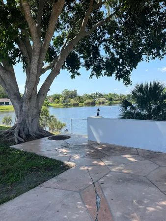 $2,000 | 143 West Court, Royal Palm Beach, FL 33411