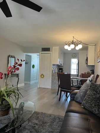 $2,000 | 143 West Court, Royal Palm Beach, FL 33411