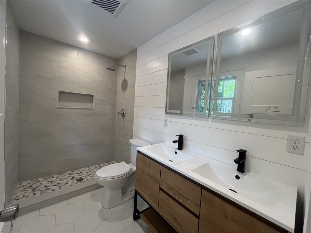 76 Sippewissett Road Falmouth, MA 02540 - Photo 8 of 17