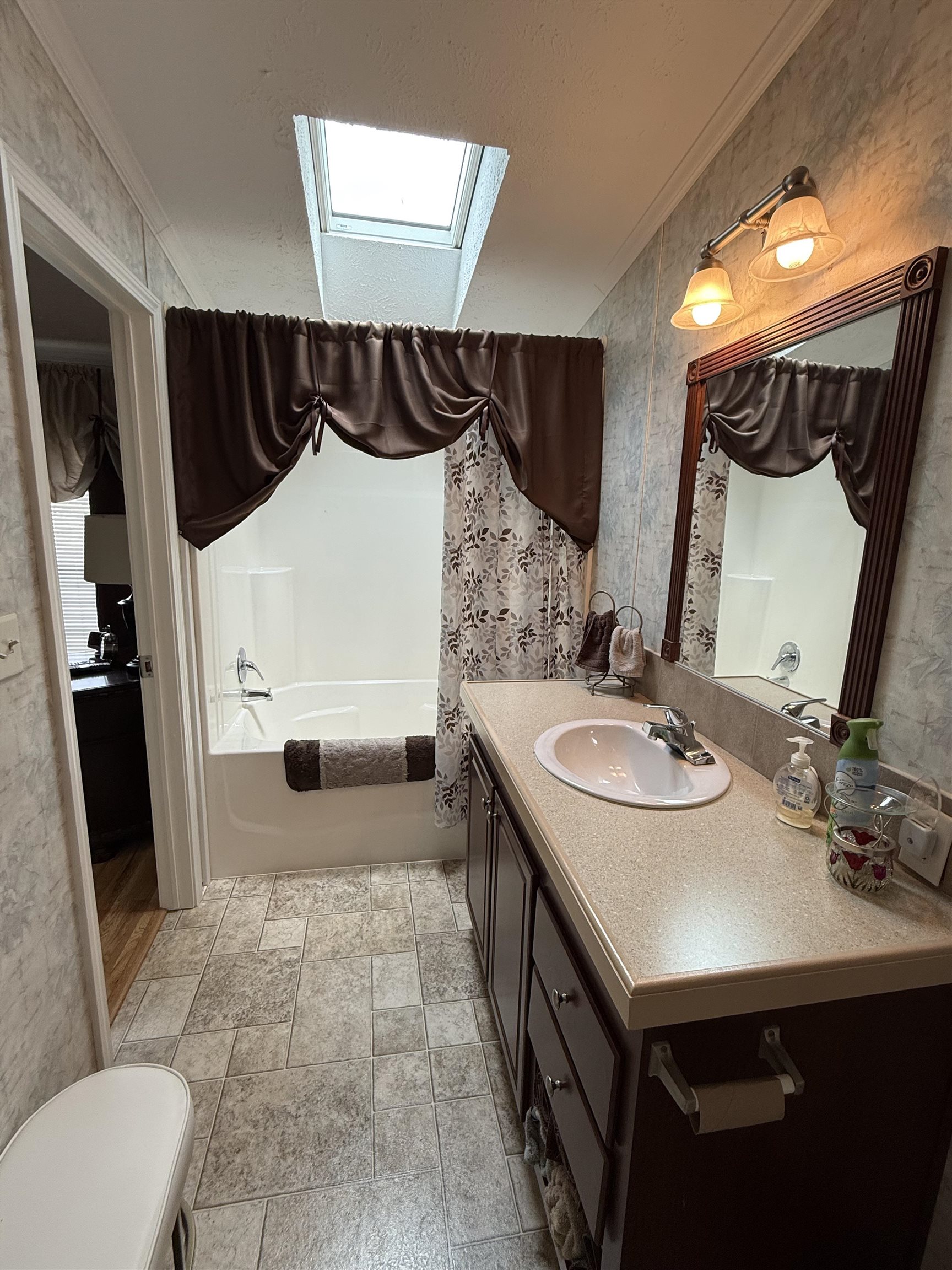 97 Fordway Extension, Unit 16 Derry, NH 03038 - Photo 14 of 21