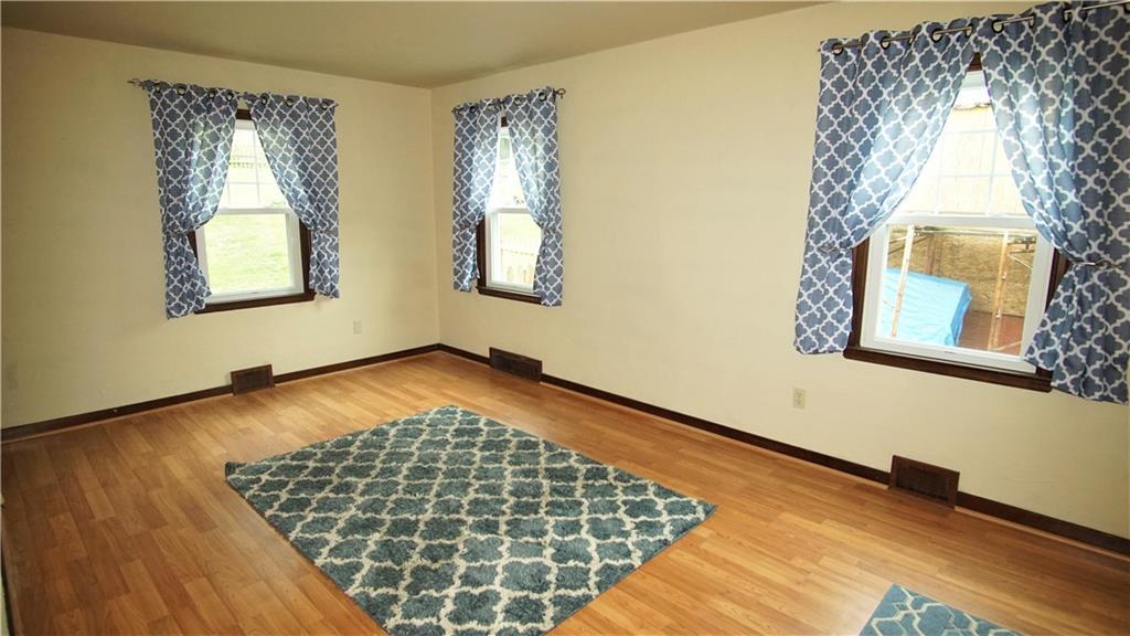222 Soose Road Pittsburgh, PA 15209 - Photo 6 of 23 Gallery Image 6