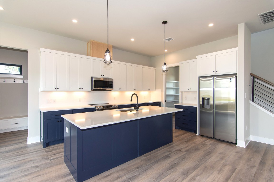 2804 Lawrence Drive Austin, TX 78734 - Photo 10 of 40