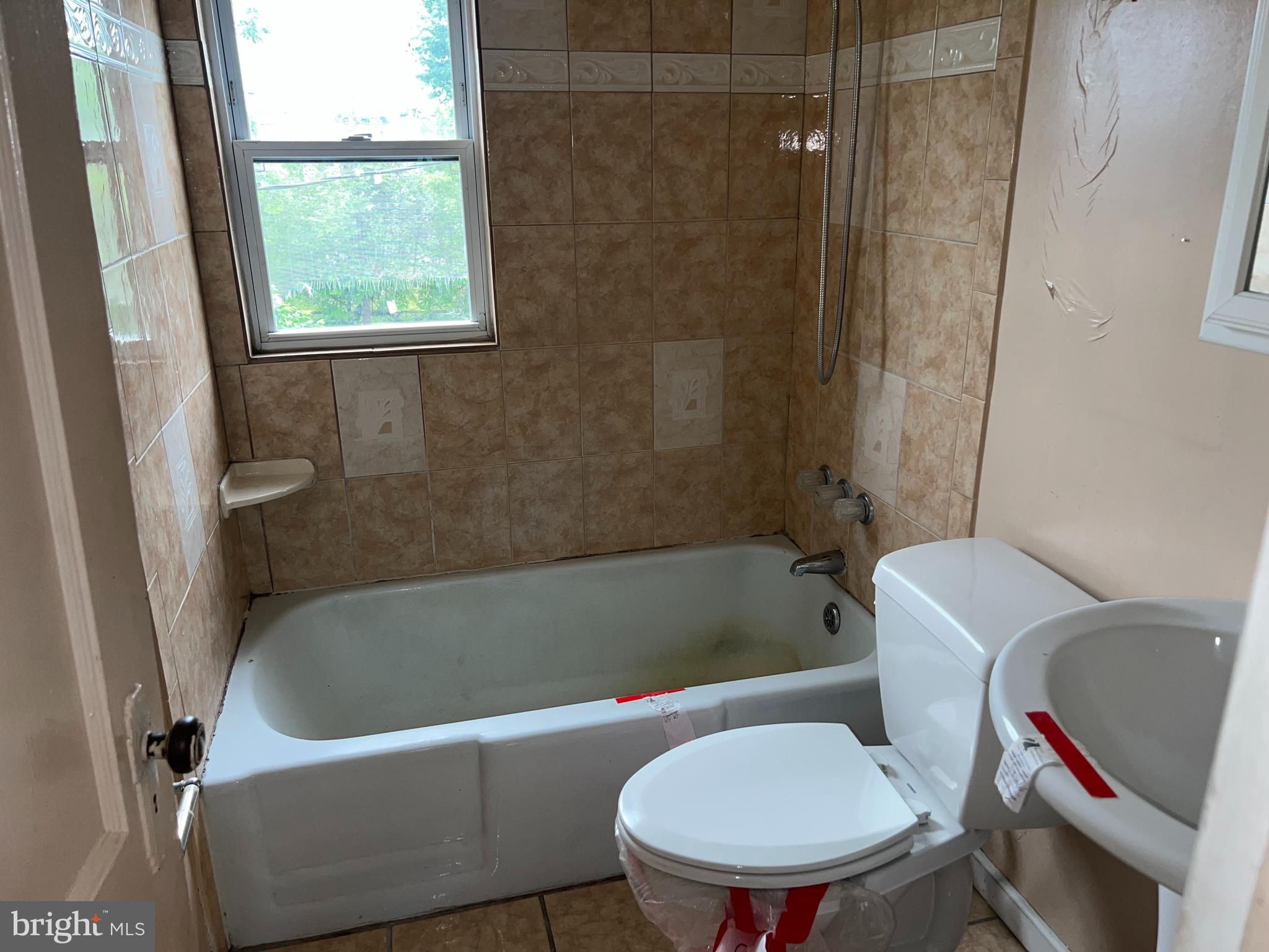 126 Sollers Point Road Baltimore, MD 21222 - Photo 7 of 10 Bathroom 1