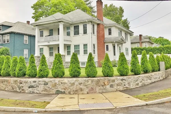 $3,095 | 234 Brook Road, Unit 1, Milton, MA 02186