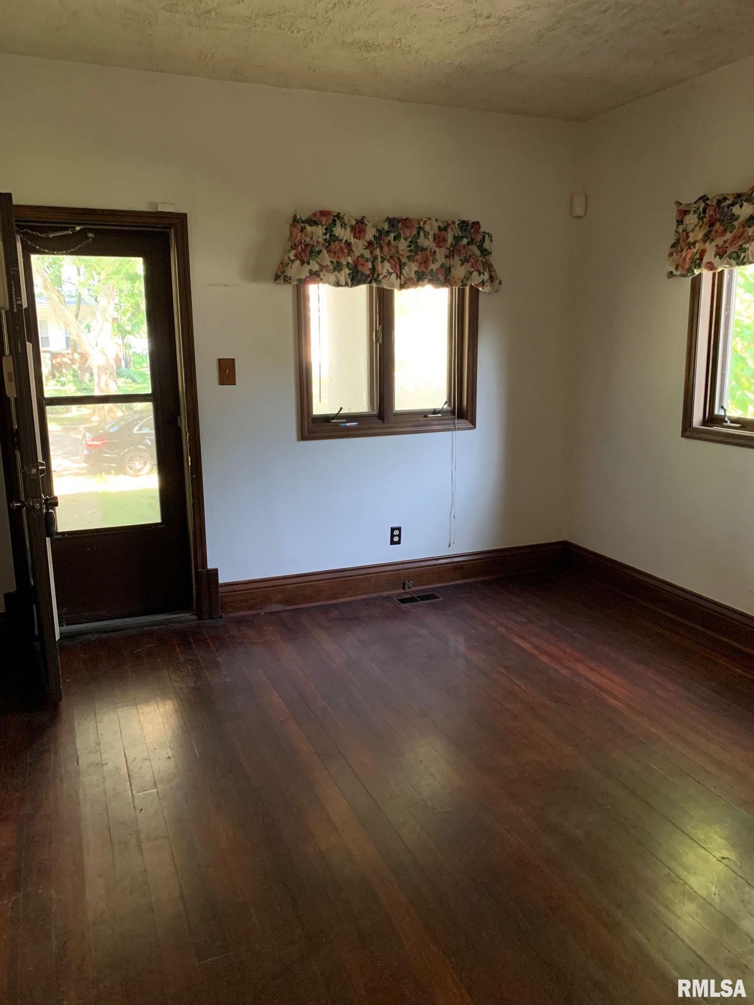 2178 South 10th Street Springfield, IL 62703 - Photo 4 of 15