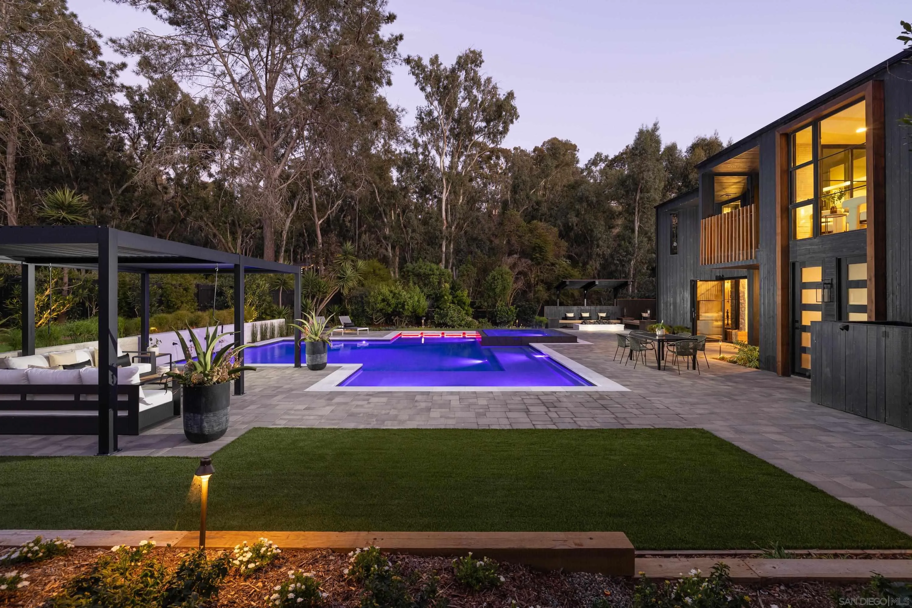 4954 Sun Valley Road Del Mar, CA 92014 - Photo 2 of 31 a view of outdoor space