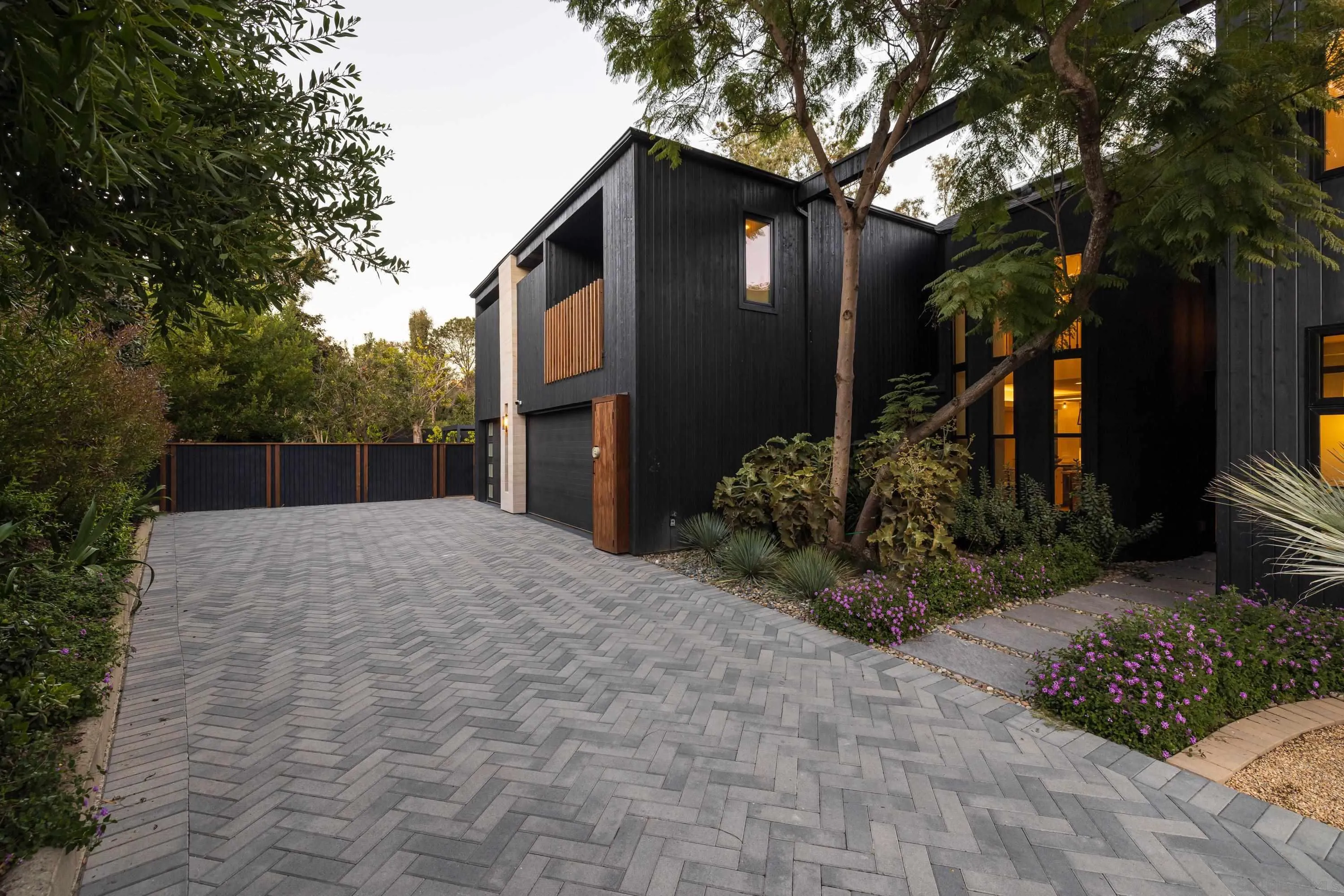 4954 Sun Valley Road Del Mar, CA 92014 - Photo 28 of 31 a view of backyard space and tree