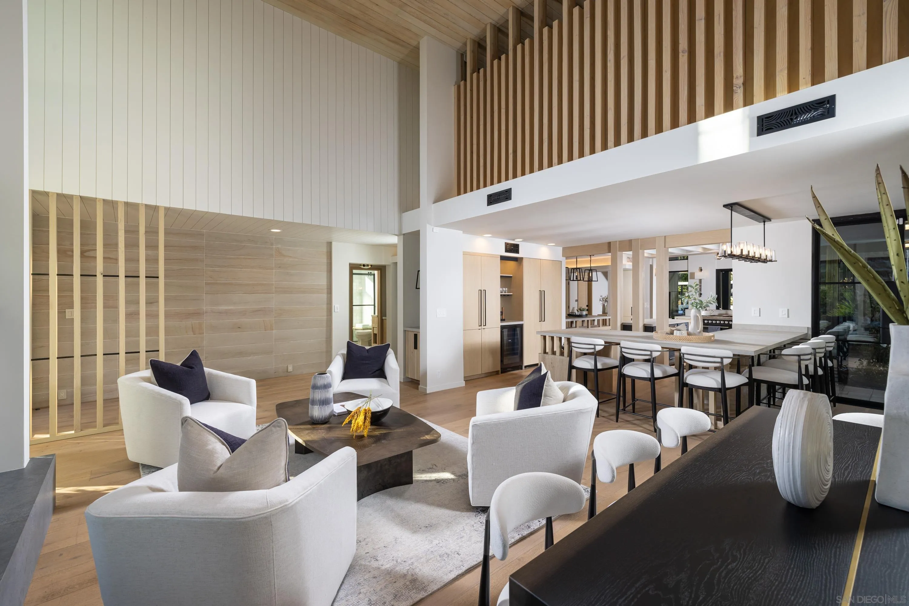 4954 Sun Valley Road Del Mar, CA 92014 - Photo 7 of 31 a living room with furniture