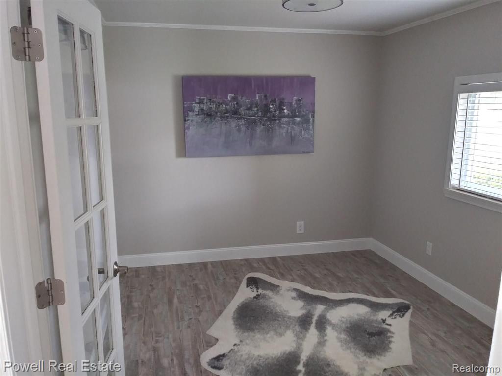 3054 Hessel Avenue Rochester, MI 48307 - Photo 13 of 32