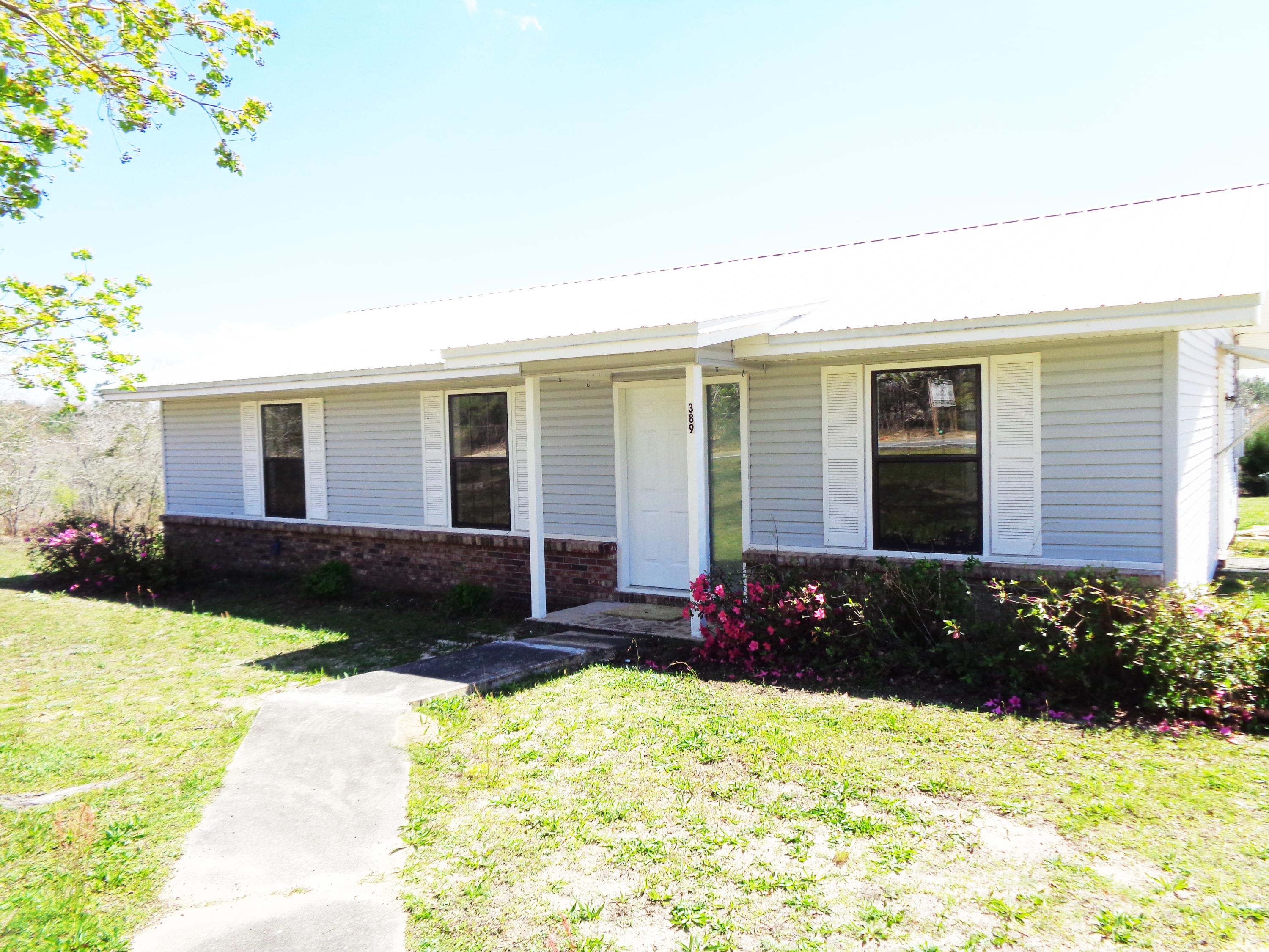 389 Walton Road DeFuniak Springs, FL 32433 - Photo 1 of 12 Front View