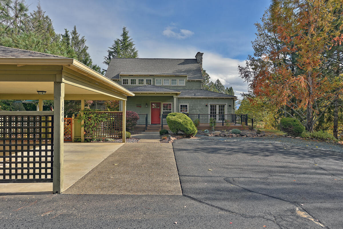 1800 Old Military Road Central Point, OR 97502 - Photo 4 of 49 4