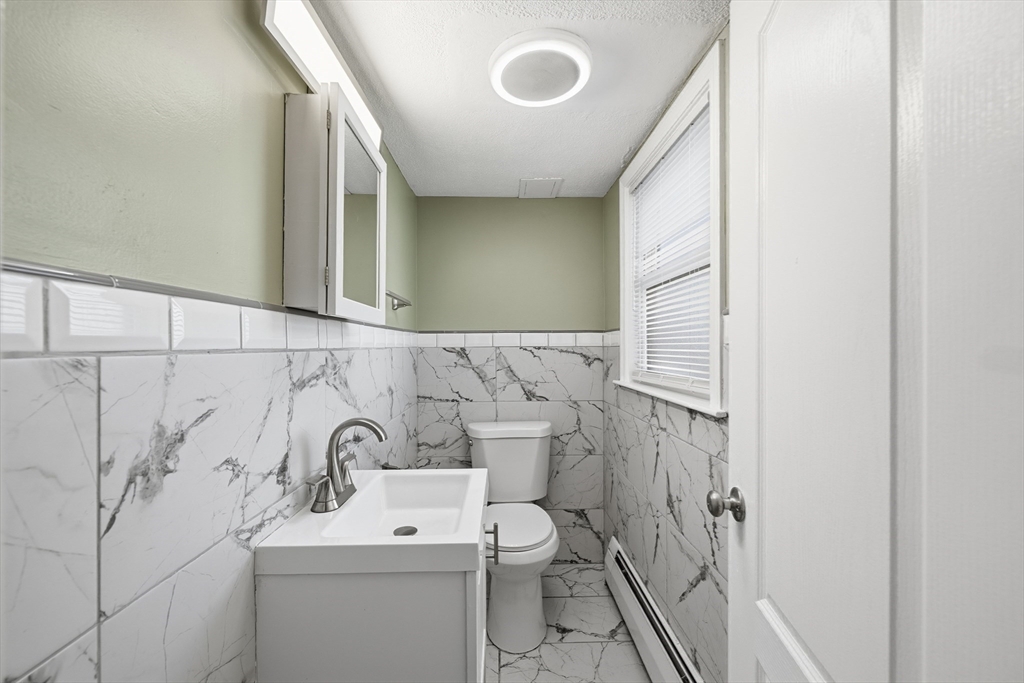 9 Reynolds Avenue Everett, MA 02149 - Photo 16 of 35