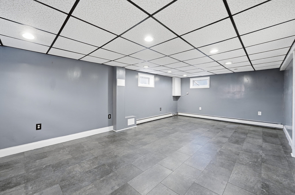 9 Reynolds Avenue Everett, MA 02149 - Photo 27 of 35