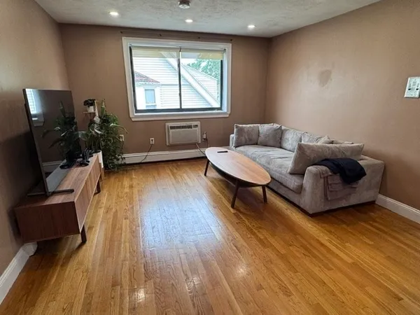 $2,400 | 47 Gardner Street, Unit 12, Boston, MA 02134
