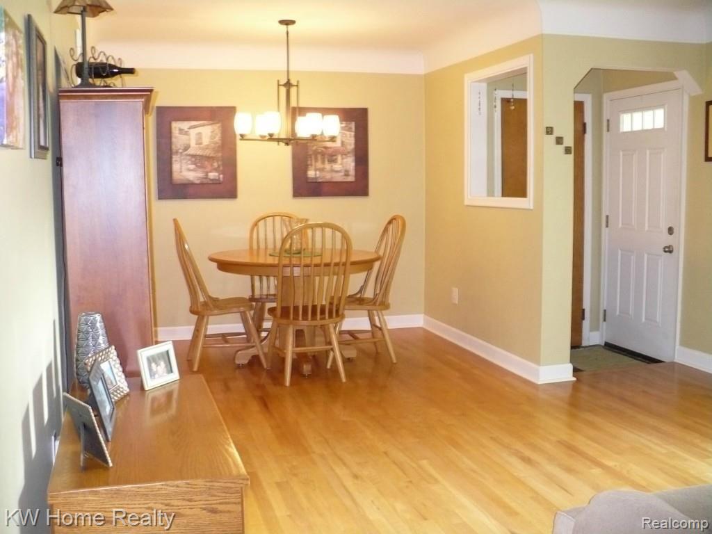 28315 Peppermill Road Farmington, MI 48331 - Photo 11 of 20 037.jpg
