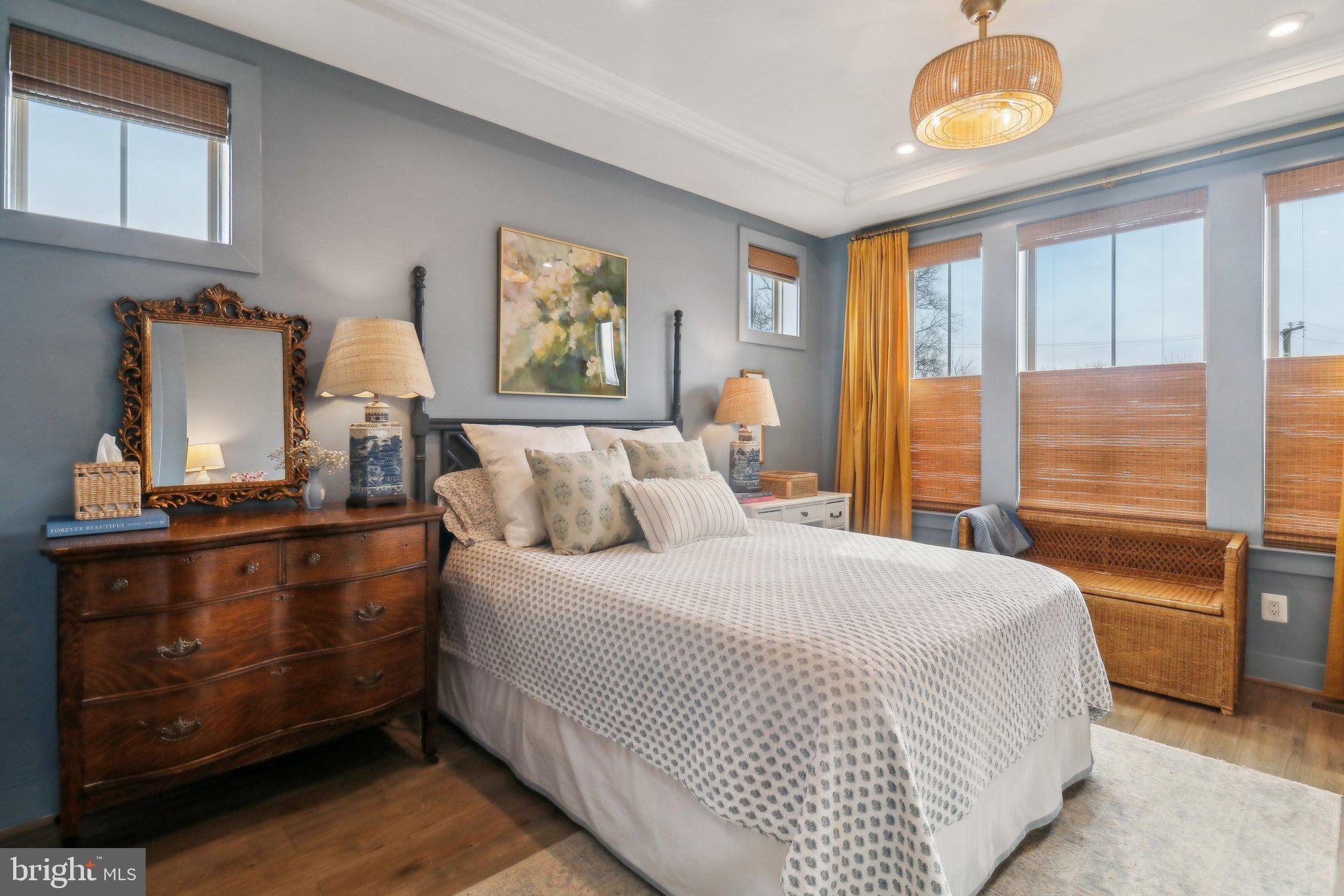 2256 South Glebe Road Arlington, VA 22206 - Photo 25 of 53 a bedroom with a bed and window