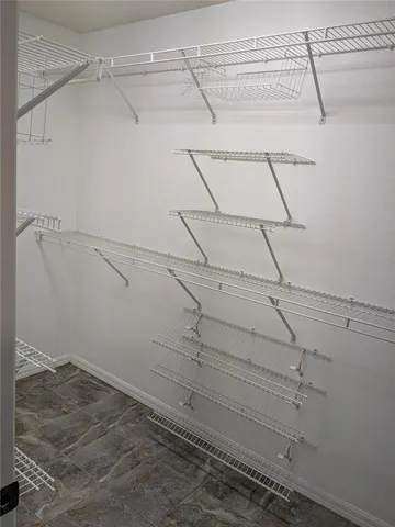 a view of entryway with a yard