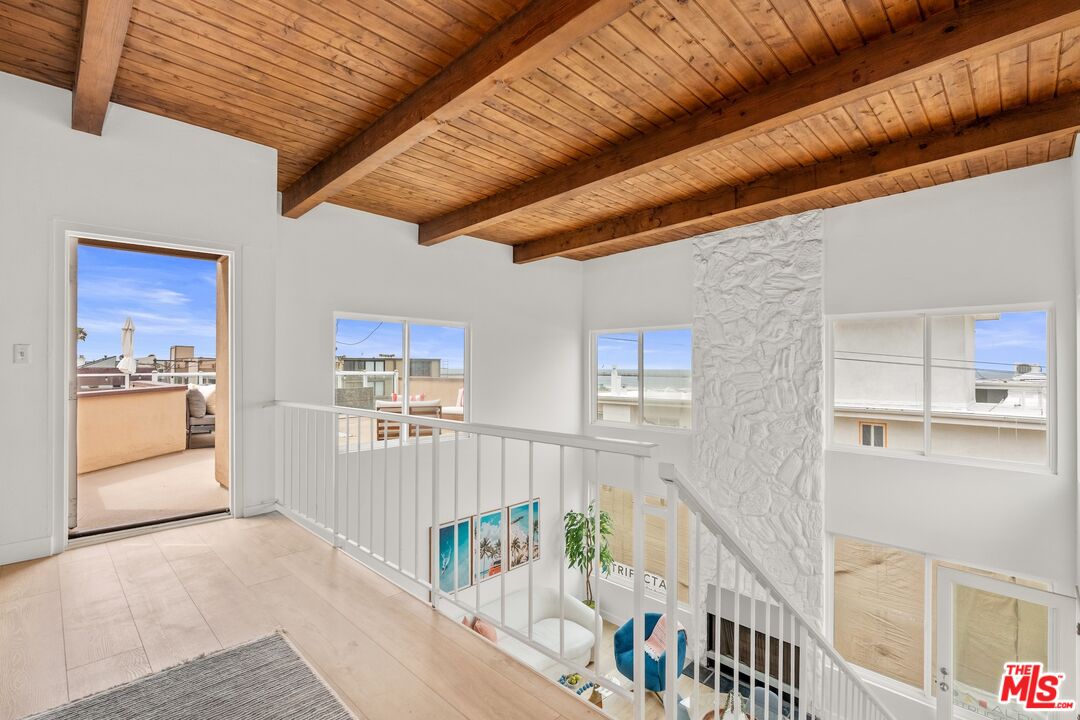 16 Quarterdeck Street, Unit 301 Marina del Rey, CA 90292 - Photo 10 of 30