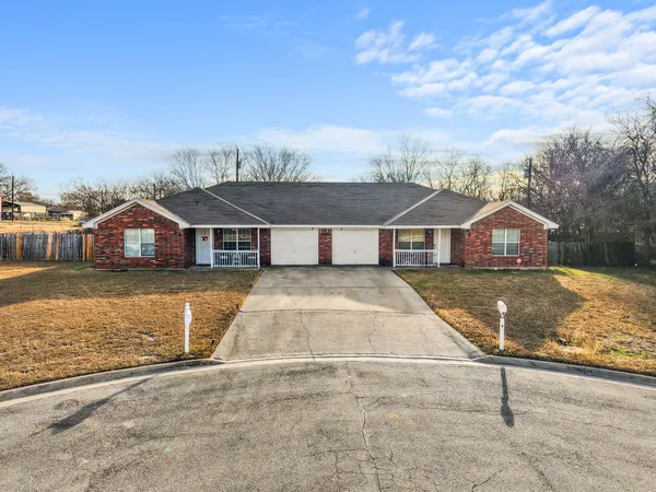 $299,900 | 400 Topeka Court, Nolanville, TX 76559