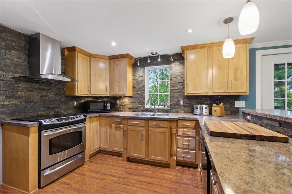 48 Westview Road Worcester, MA 01602 - Photo 15 of 37