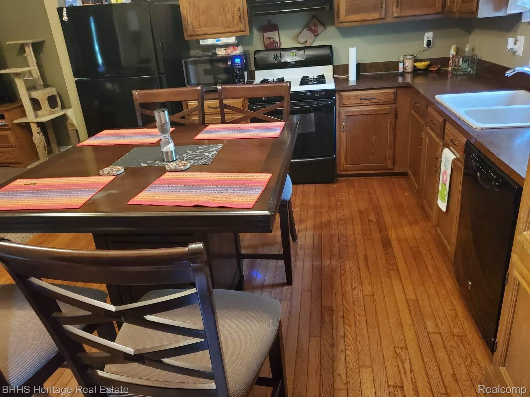 4137 West Allen Road Howell, MI 48855 - Photo 5 of 14 kitchen