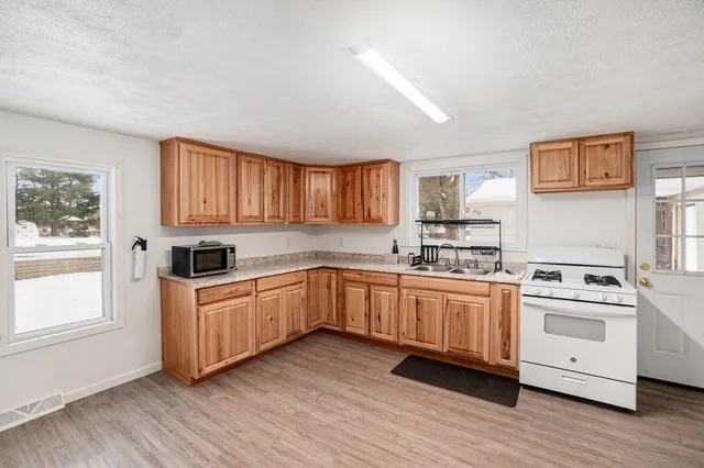 $169,876 | 202 South Bronson Avenue, Big Rapids, MI 49307