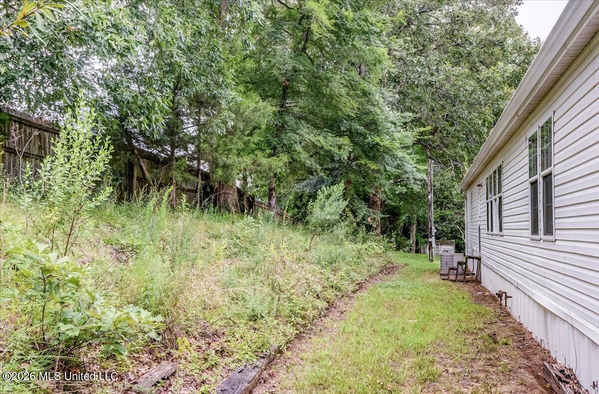 2041 King Road Southaven, MS 38672 - Photo 32 of 32 32-KMP_9477_78_79_80_81