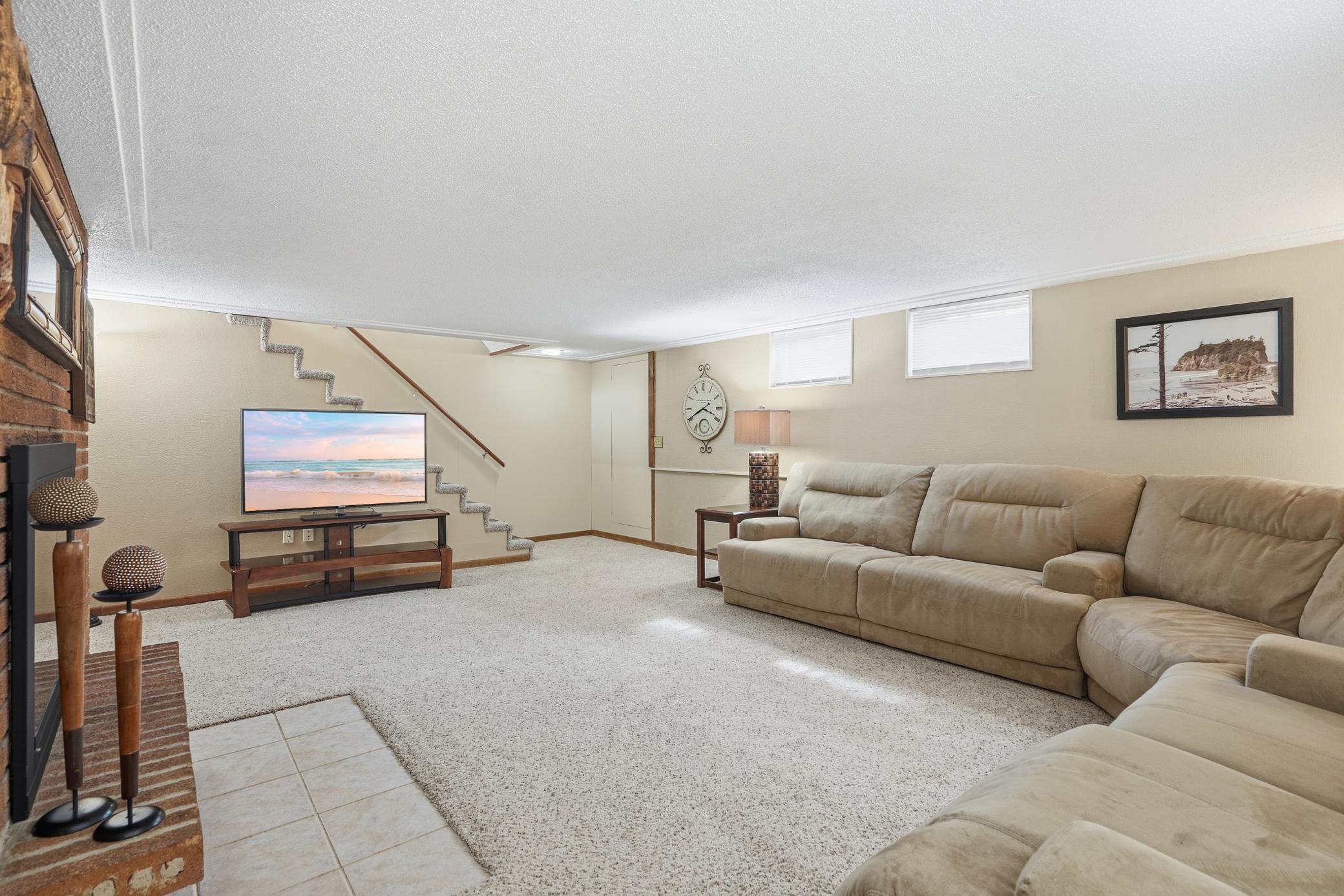 1343 Hillwind Road Northeast Fridley, MN 55432 - Photo 24 of 36 Gallery Image 24