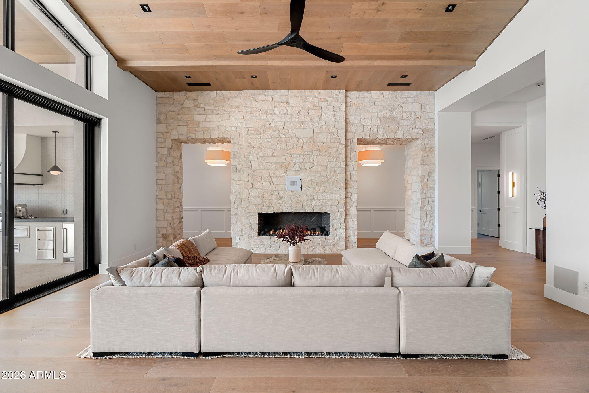 4534 East Pebble Ridge Road Paradise Valley, AZ 85253 - Photo 10 of 70 Living Room