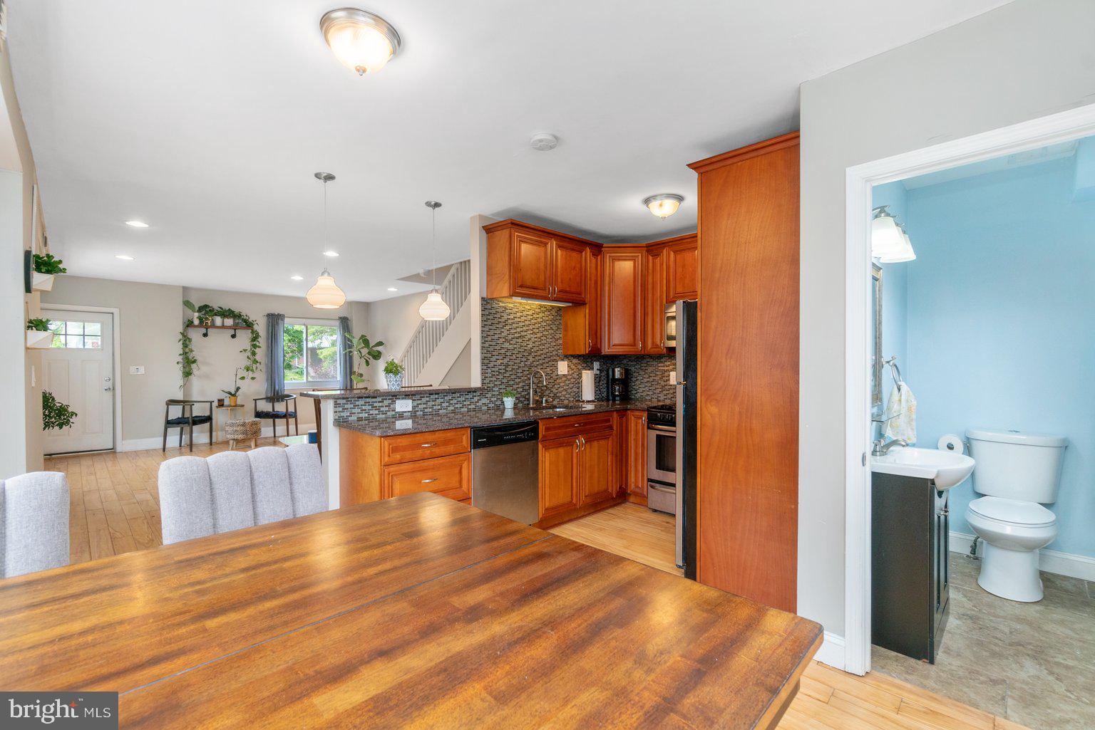3701 Elkader Road Baltimore, MD 21218 - Photo 15 of 38