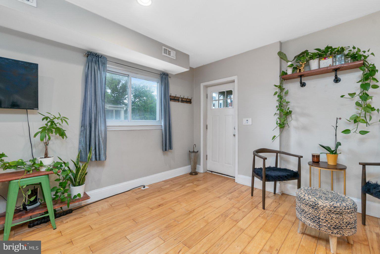 3701 Elkader Road Baltimore, MD 21218 - Photo 4 of 38