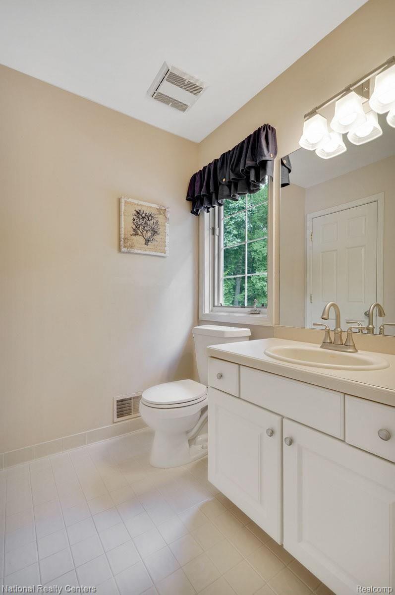 323 North Garner Road Milford, MI 48380 - Photo 38 of 56 Upstairs Bedroom #2 Bathroom.JPG